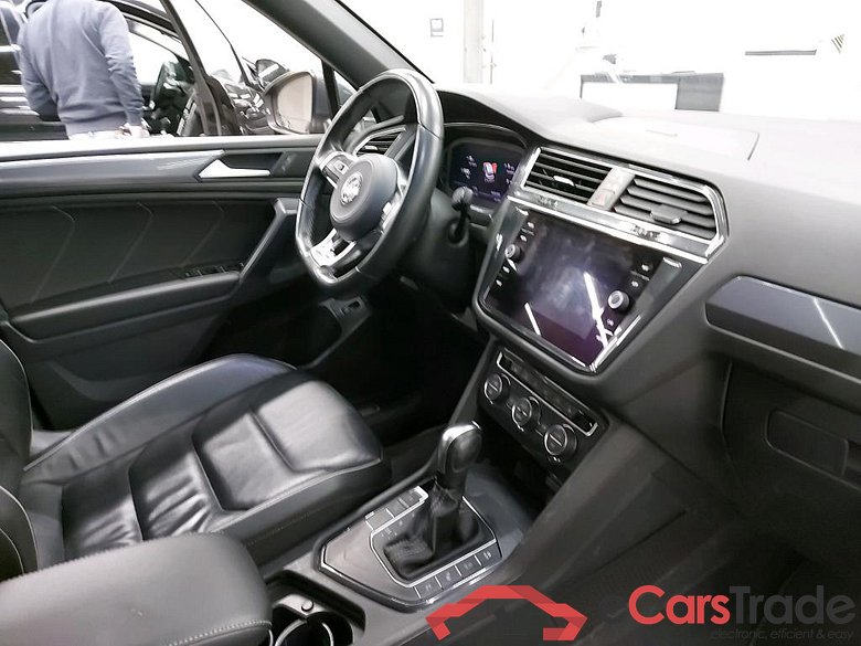 VOLKSWAGEN - VW  TIGUAN ALLSPACE TDI 150PK DSG7 Platinum With Two Individual Seats Third Row & R Line Pack & Vienna R Line Leather & Trailer Towing Hook #3