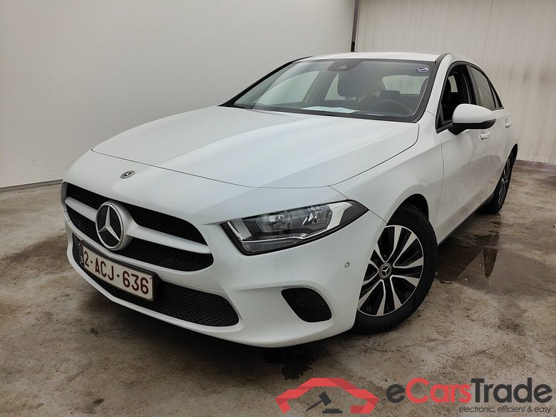 Mercedes-Benz A-Klasse Limousine A 200d Business Solution 4d