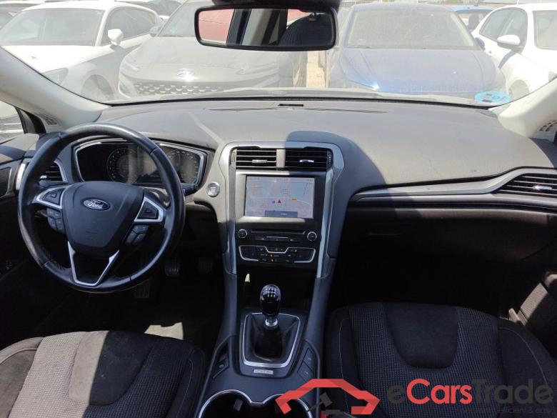 Ford 2.0 TDCi 110kW (150CV) Titanium 235 FORD Mondeo / 2014 / 5P / berlina con portón 2.0 TDCi 110kW (150CV) Titanium 235 #3
