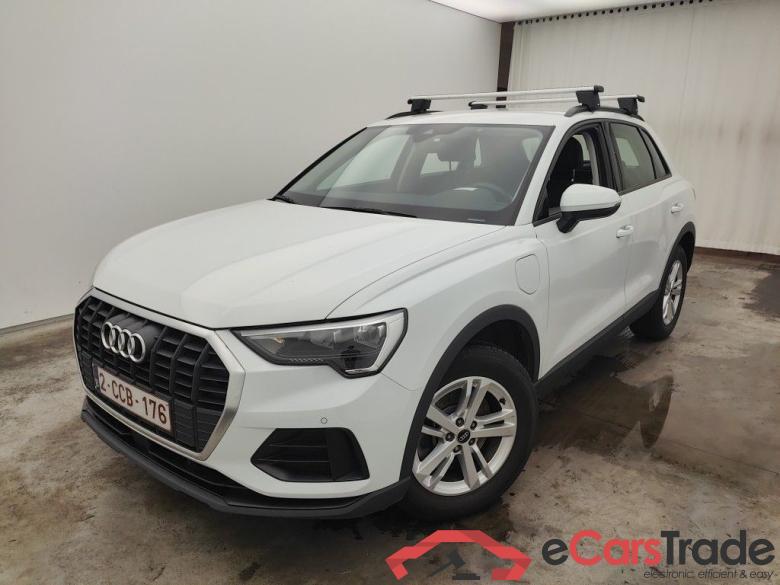 Audi Q3 45 TFSI e S tronic 5d #4