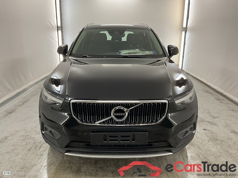VOLVO XC40 1.5 T2 Momentum Pro #1