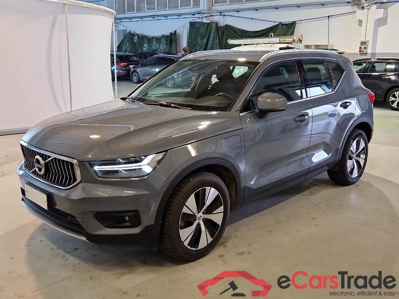 Volvo 235 VOLVO XC40 / 2017 / 5P / SUV T4 PLUG-IN HYBRID AUTO RECH INSCRIP EXPR