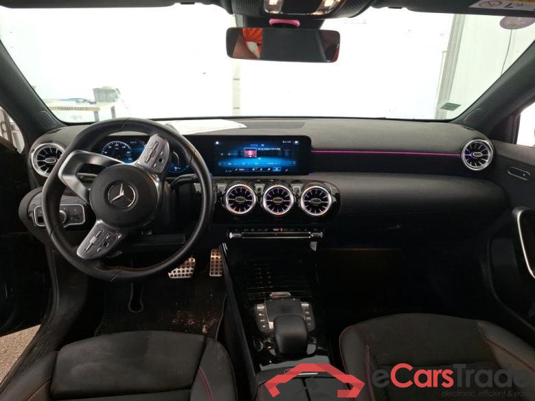Mercedes A 250 e AMG Line 8G-DCT MERCEDES-BENZ Classe A Compact / 2018 / 5P / Berline A 250 e AMG Line 8G-DCT #5
