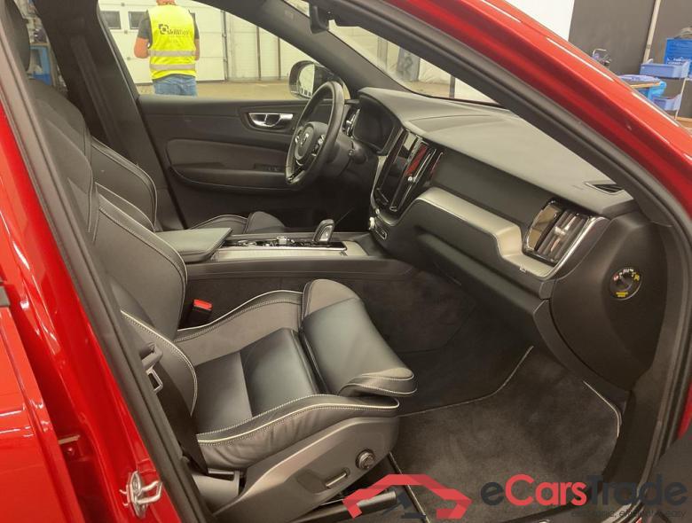 VOLVO XC60 2.0 B4 MHEV R-Design #6