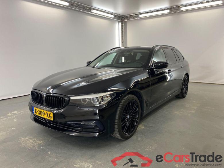BMW 5-SERIE TOURING 520i corporate executive 135kW aut #1