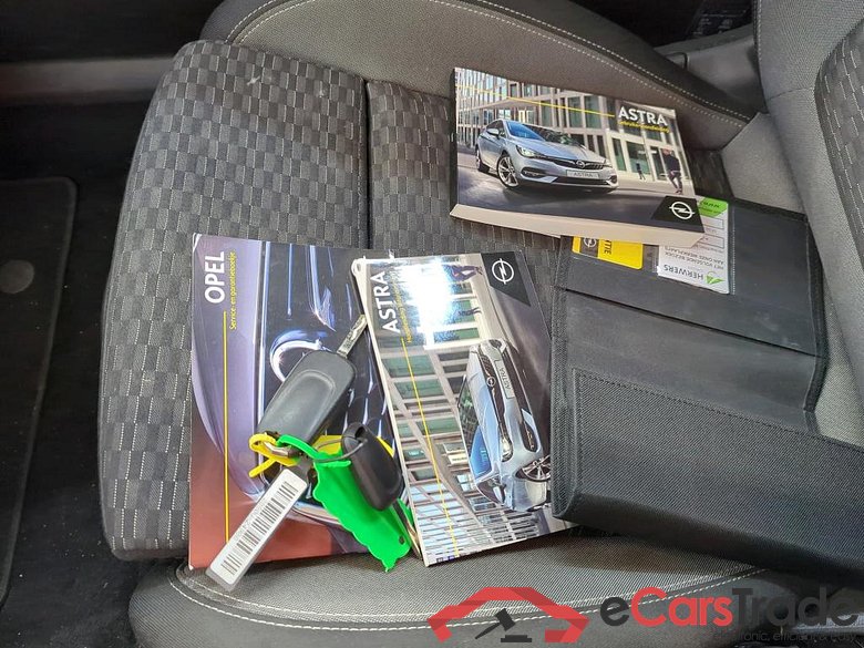 Opel Astra Sports Tourer 1.2 turbo 96kW Business Edition 5d #4