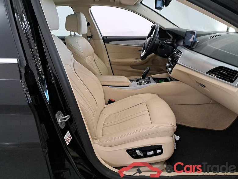 BMW 5 Serie Sedan 530e High Executive 4d #3