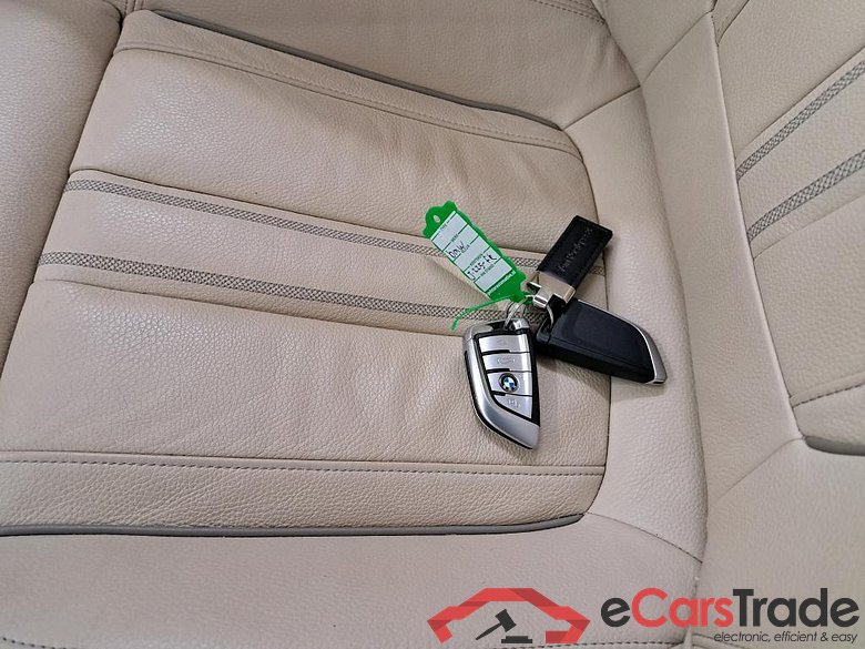 BMW 5 Serie Sedan 530e High Executive 4d #4