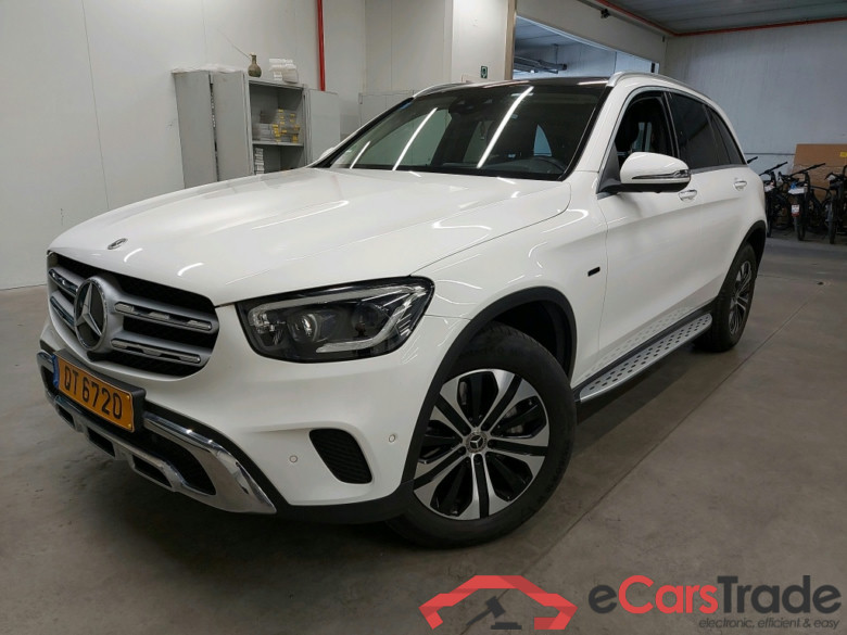 MERCEDES - MER GLC 300 e 320PK 4MATIC DCT Pack Exclusive Interior & Premium Plus With Exclusive Interior & Distronic & Side Step & Head Up & Lane Pack & Towing Hook * HYBRID *