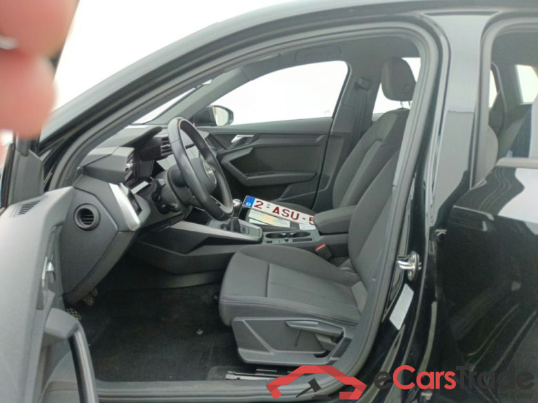 Audi A3 Sportback 2.0 30 TDi 85kW 5d #3