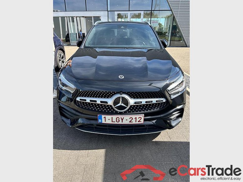 Mercedes GLA 200d AMG Aut. LED-Multibeam Widescreen Burmester Ambient Navi 1/2 Sport-Leather-Alcantara KeylessGo Camera Klima PDC ...