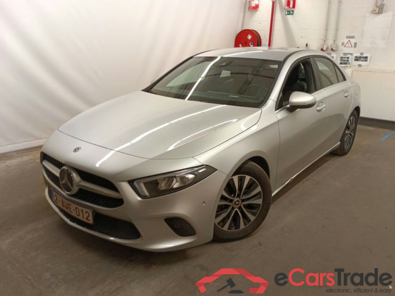 Mercedes-Benz A-Klasse Limousine A 180d Business Solution Aut. 4d #1