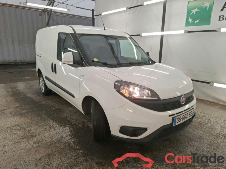 FIAT Doblò Cargo / 2015 / 4P / Fourgonnette 1.6 Multijet 105 Pro Lounge #4
