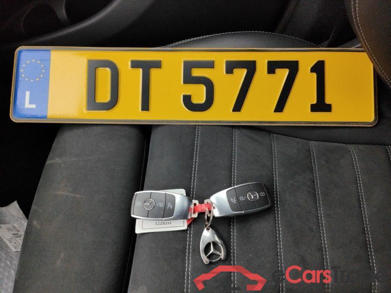 MERCEDES EQC (N293) 80 kWh EQC 400 4-Matic AMG Line 5d #4