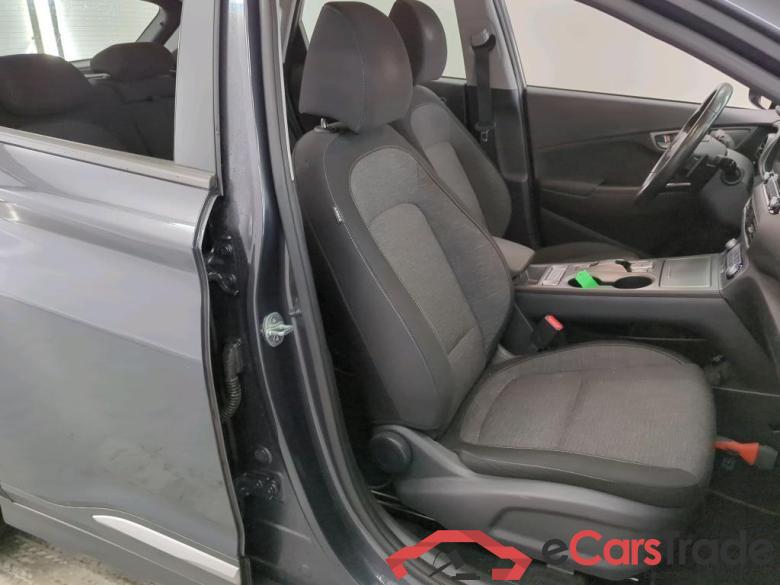 Hyundai KONA Comfort Electric 64 kWh 5d #3