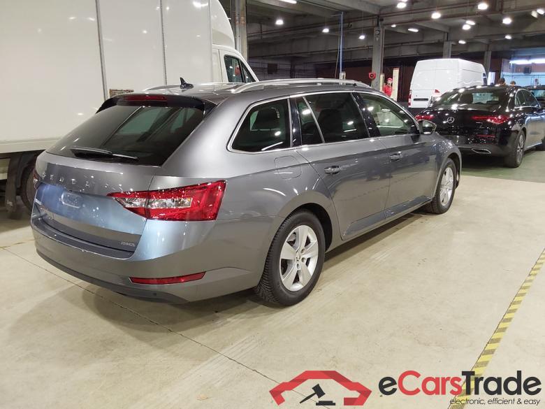 SKODA SUPERB COMBI 2.0 CRTDI 110KW DSG7 CLEVER #4