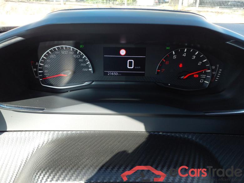 PEUGEOT 2008 PureTech 100  Allure BVM #6 PEUGEOT 2008 PureTech 100  Allure BVM #6