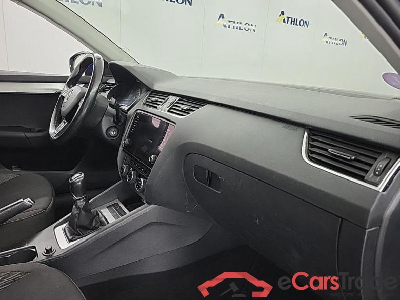 SKODA Octavia Combi 1.0 TSI Greentech Ambition Business 5D 85kW #6 SKODA Octavia Combi 1.0 TSI Greentech Ambition Business 5D 85kW #6