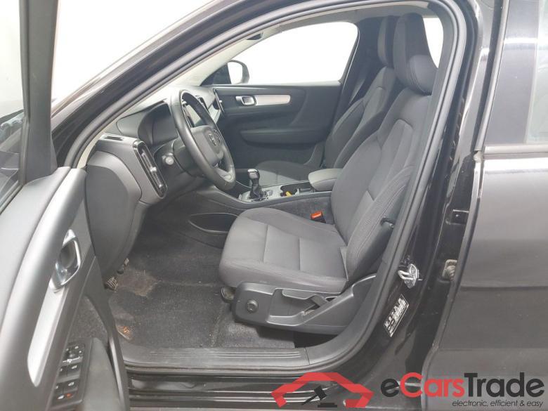 Volvo XC40 T3 Momentum Pro 5d #3