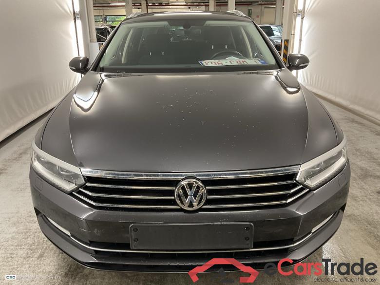 VOLKSWAGEN PASSAT VARIANT DIESEL - 2015 1.6 TDi Comfortline Bus. DSG (EU6.2) #2