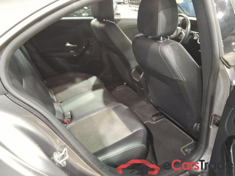 MERCEDES-BENZ CLASS CLA  COUPE DIESEL (C118) CLA 180 d Launch edition (EU6d-TEMP) STOCK #5