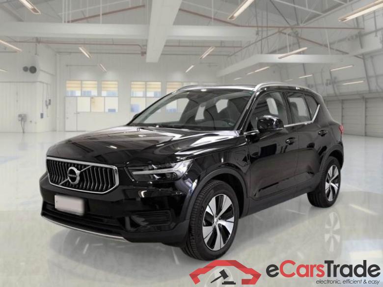 VOLVO XC40 / 2017 / 5P / SUV T4 PLUG-IN HYBRID AUTO RECH INSCRIP EXPR #1
