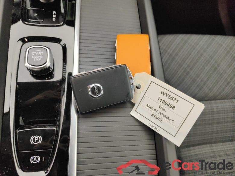 VOLVO XC60 DIESEL - 2021 2.0 B4 MHEV Core 5d #4