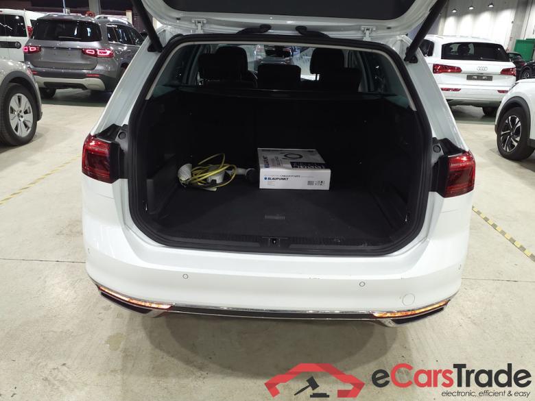 VOLKSWAGEN PASSAT VARIANT 1.4 TSI MSQ VARIANT GTE BUSINESS #3