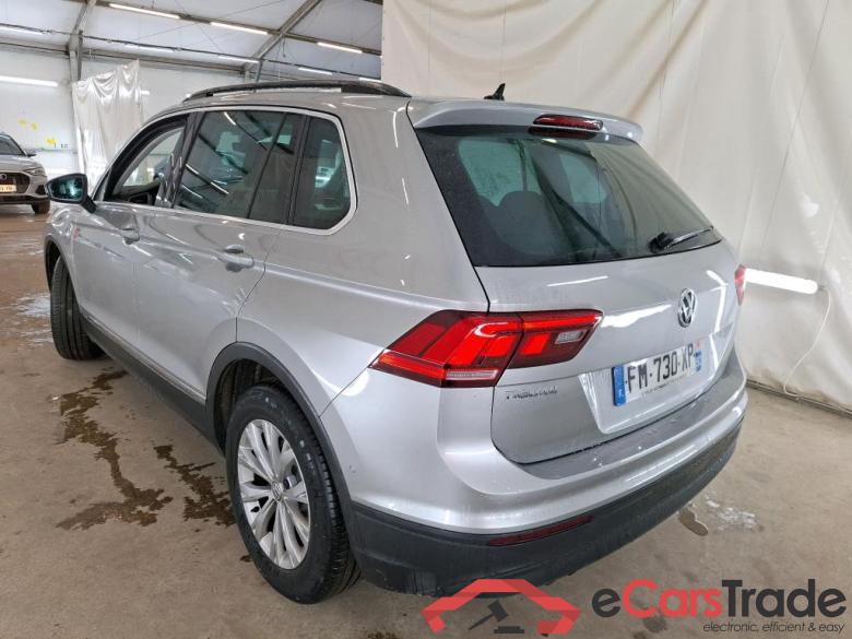 VOLKSWAGEN Tiguan / 2016 / 5P / SUV 2.0 TDI 150 DSG7 Confortline Business #2