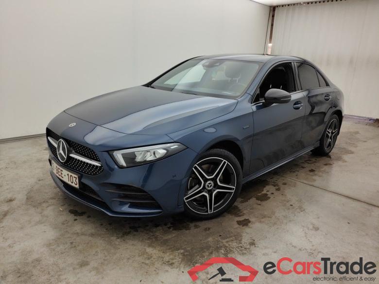 Mercedes-Benz A-Klasse Limousine A 250e Business Solution 4d #1