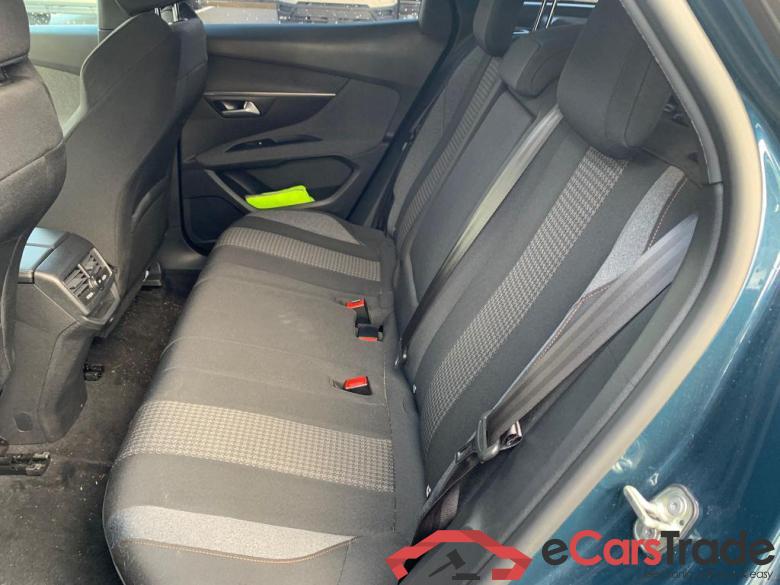 PEUGEOT 3008 1.2 PureTech Allure #6