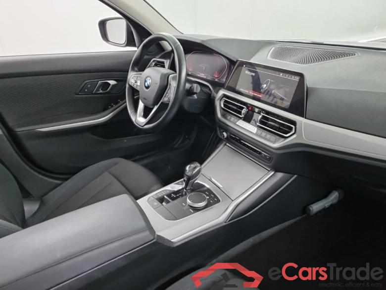 BMW 3 Serie Sedan 330iA 4D 190kW #6