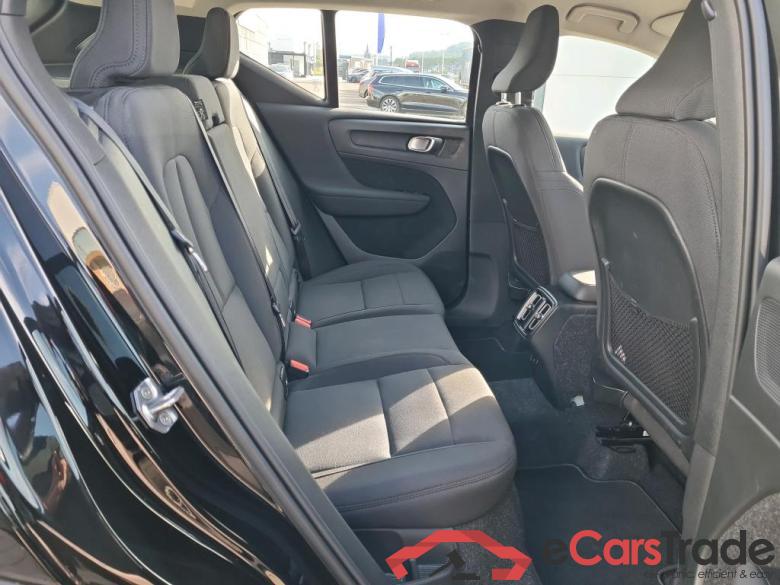 VOLVO XC40 1.5 T2 Momentum Pro #6