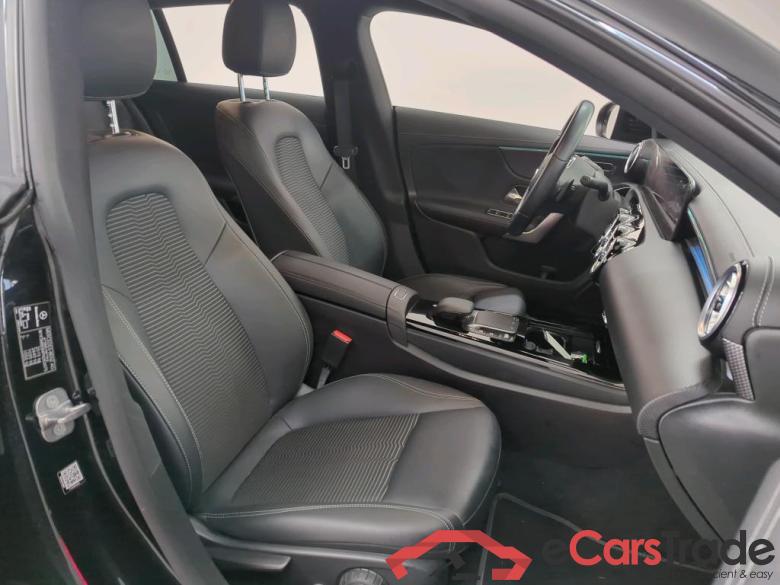 Mercedes-Benz CLA Shooting Brake CLA 180 DCT Luxury Line 5d #3