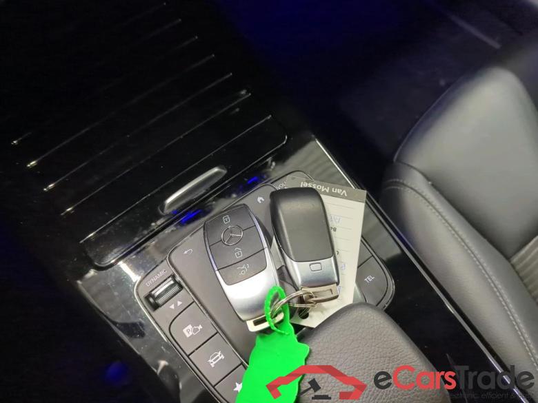 Mercedes-Benz CLA Shooting Brake CLA 180 DCT Luxury Line 5d #4