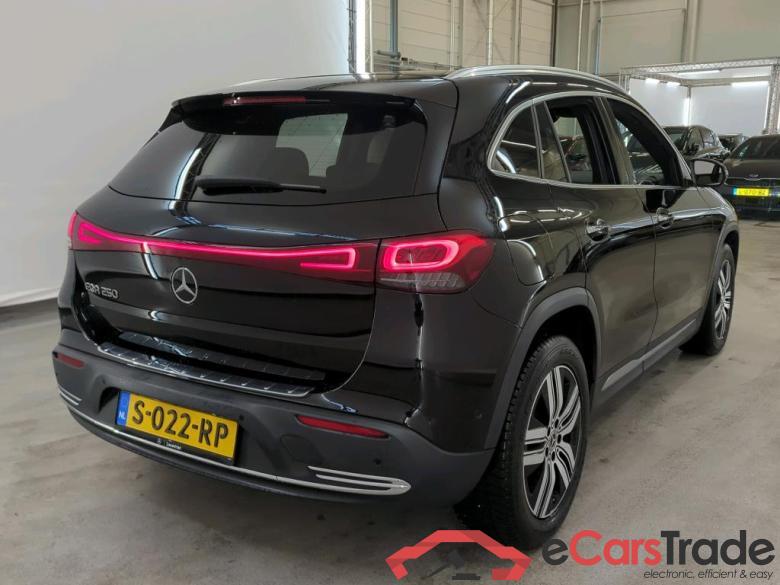 Mercedes-Benz EQA EQA 250 Luxury Line auto 5d #2