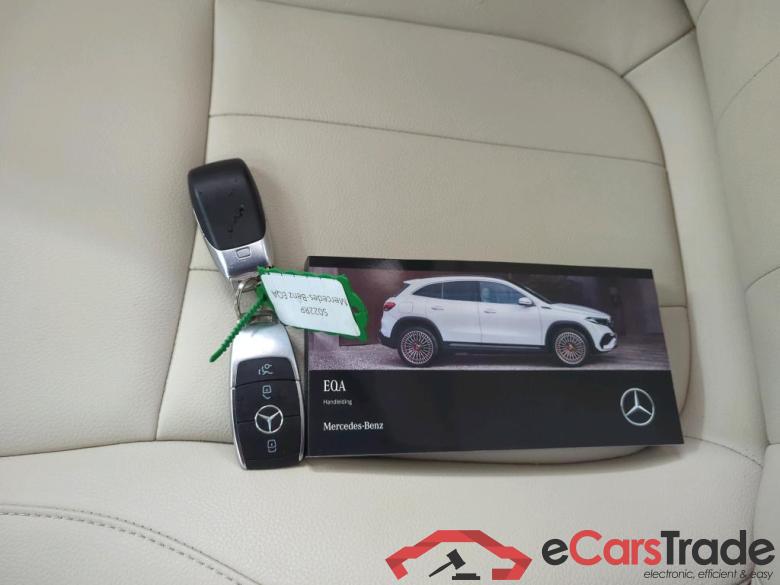 Mercedes-Benz EQA EQA 250 Luxury Line auto 5d #4