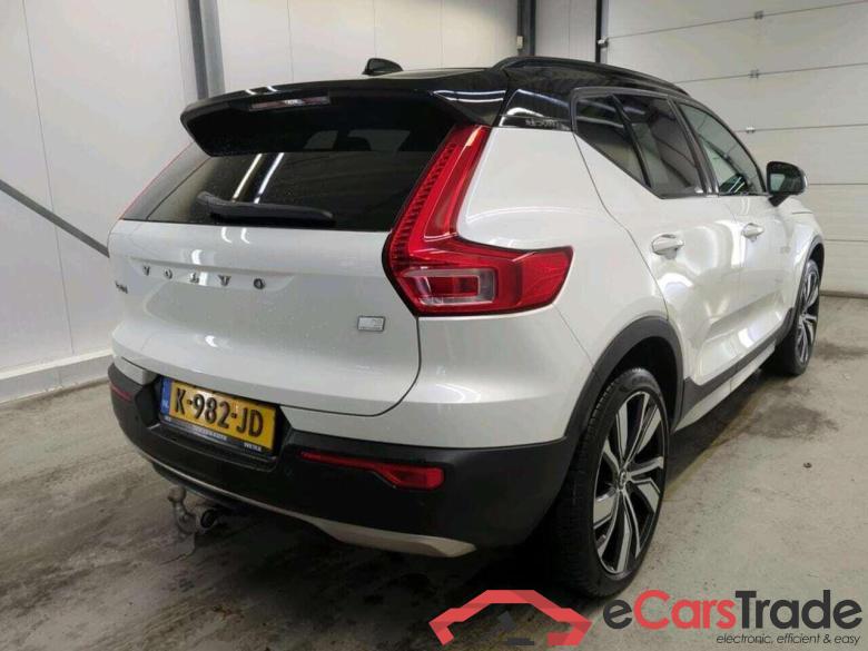 VOLVO XC40 Recharge P8 AWD RDes #2