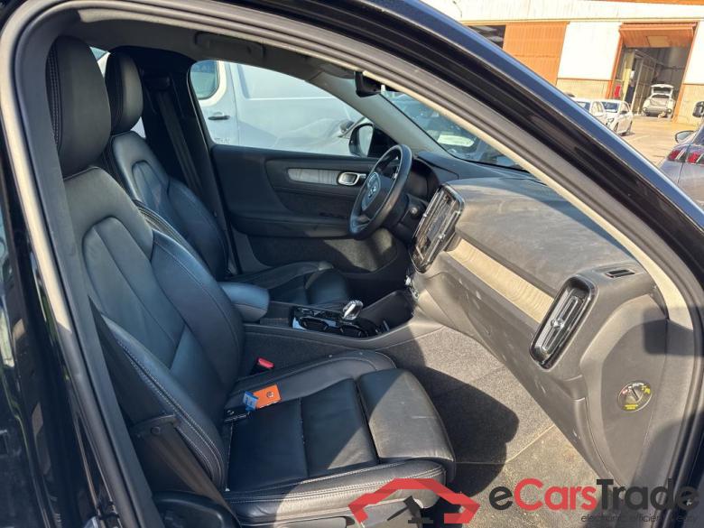 VOLVO XC40 / 2017 / 5P / todoterreno 1.5 T4 Twin Recharge Inscription Auto #6