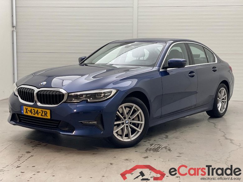 BMW 3-serie 330i High Executive #1