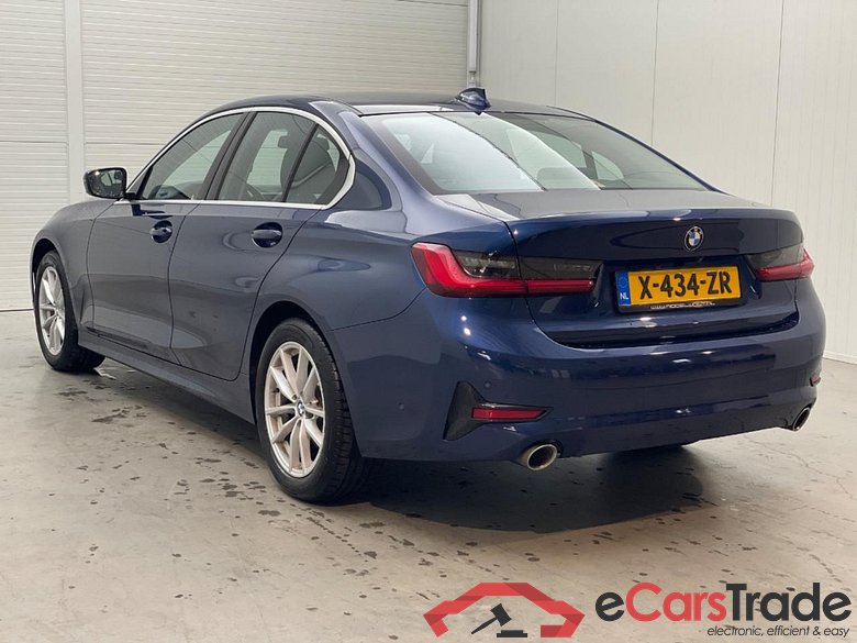 BMW 3-serie 330i High Executive #3