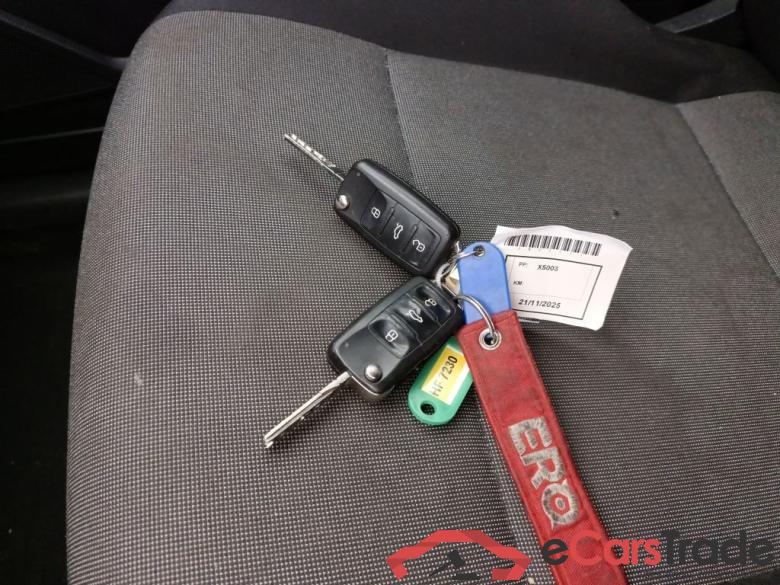 VOLKSWAGEN CADDY MAXI VAN DIESEL - 2015 2.0 CR TDi SCR 75kW (EU6) 5d #4