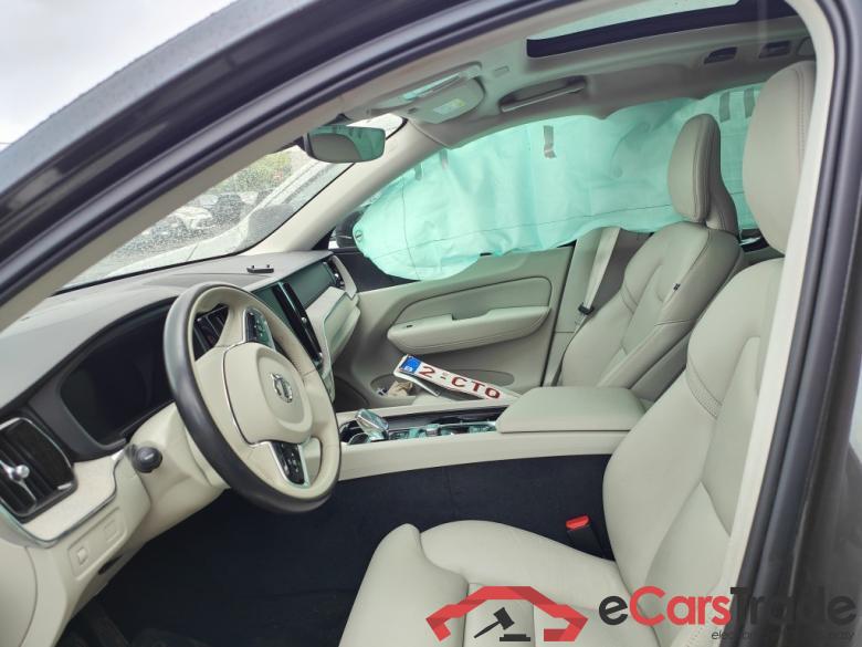 Volvo XC60 B4 P Inscription Aut. 5d  !! Damaged car !! VERKOCHT MET ENKEL DEEL II  IB  !!!!!!!!!! #3