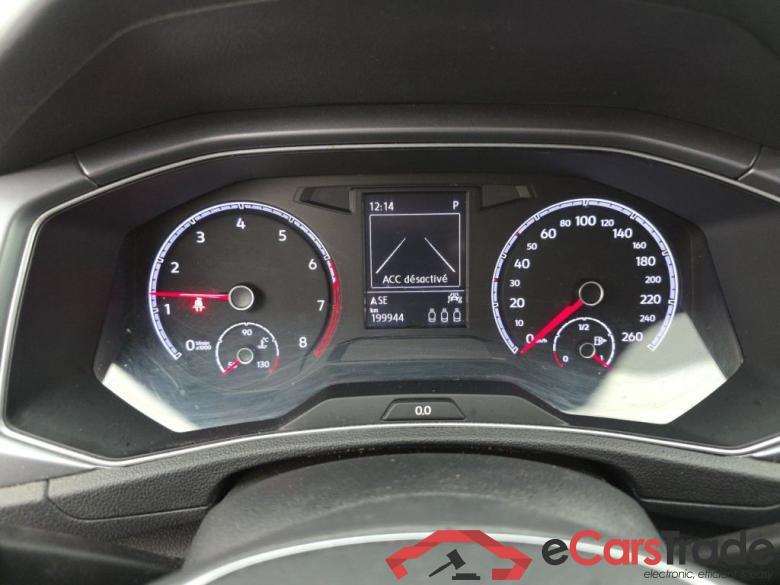 Volkswagen T-Roc 1.5 TSI Active DSG 5d #6