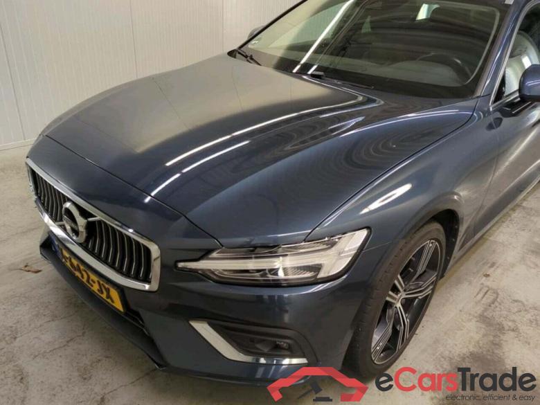 VOLVO V60 2.0 B3 R-Design #1