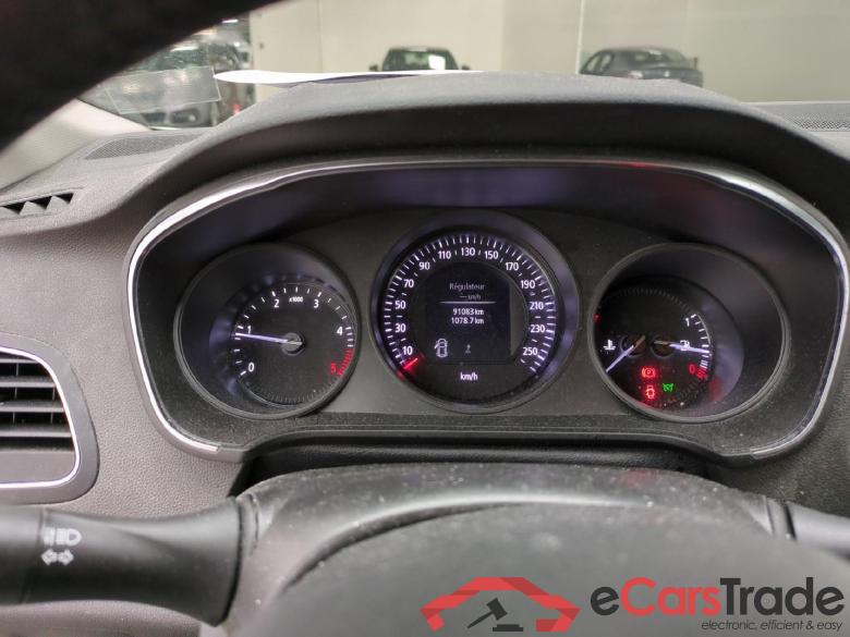 Megane IV Berline 5pt. Société Air Nav 1.5 dCi 90CV BVM6 E6 #6