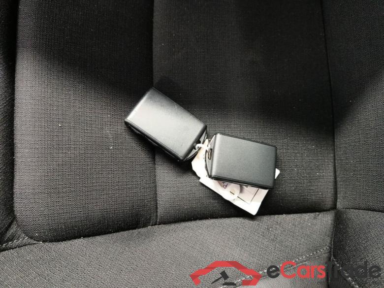 VOLVO V60 DIESEL - 2018 2.0 150 D3 Momentum Pro Geartronic 5d #4