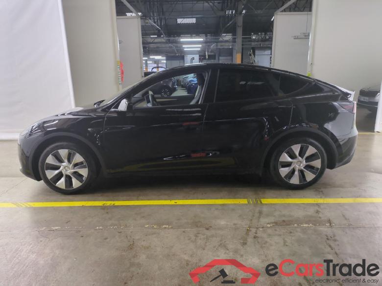 TESLA Model Y / 2021 / 5P / SUV RWD #2