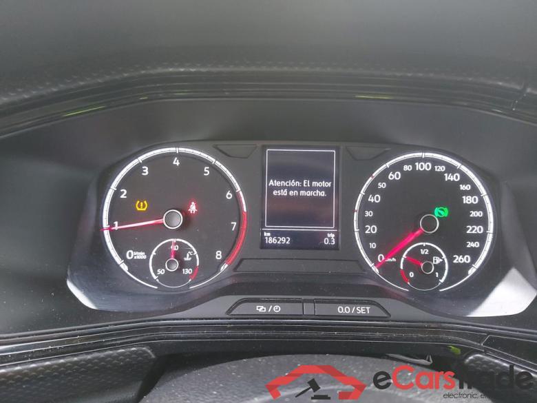 VOLKSWAGEN T-Cross / 2018 / 5P / todoterreno Advance 1.0 TSI 81kW (110CV) DSG (AC3) #4