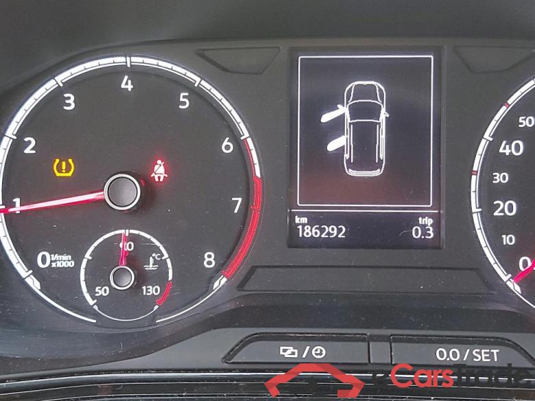 VOLKSWAGEN T-Cross / 2018 / 5P / todoterreno Advance 1.0 TSI 81kW (110CV) DSG (AC3) #5